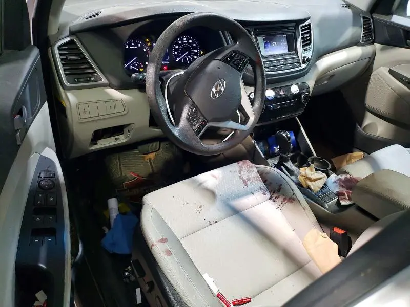 2017 HYUNDAI TUCSON SE  