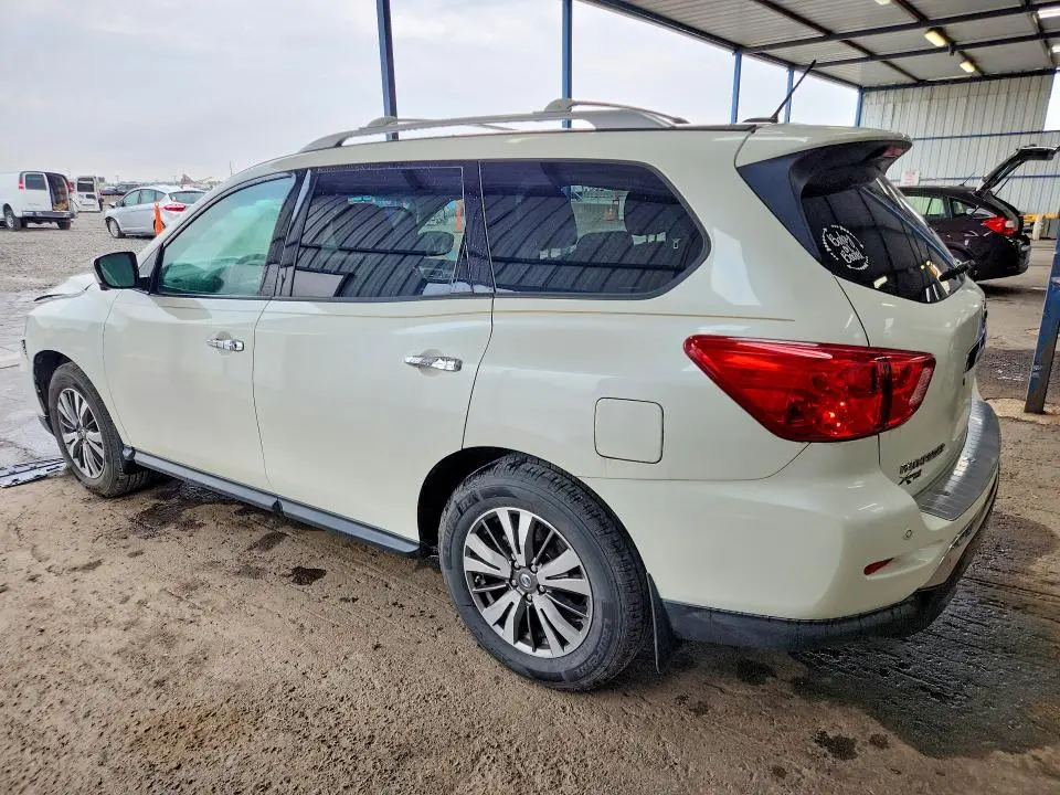 2017 NISSAN PATHFINDER SL  