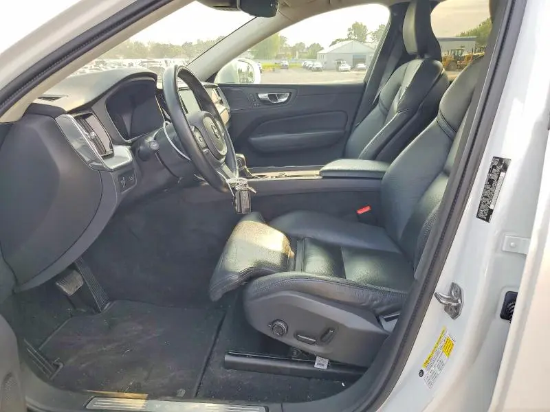 2019 VOLVO XC60 T5  