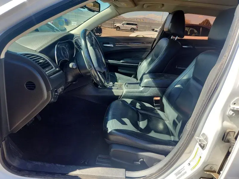 2016 CHRYSLER 300 LIMITED  