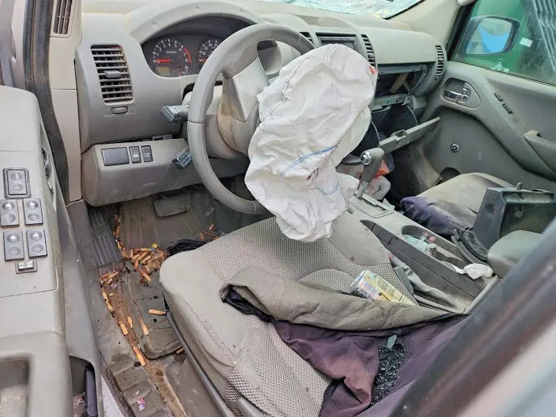 2013 NISSAN FRONTIER S  