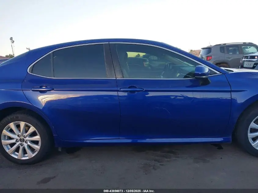 2018 TOYOTA CAMRY LE