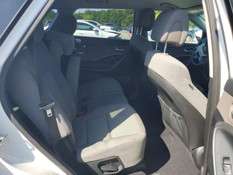 2017 HYUNDAI SANTA FE SE  