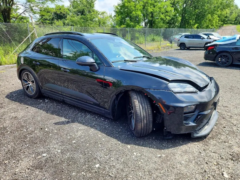 2025 PORSCHE MACAN 4S  