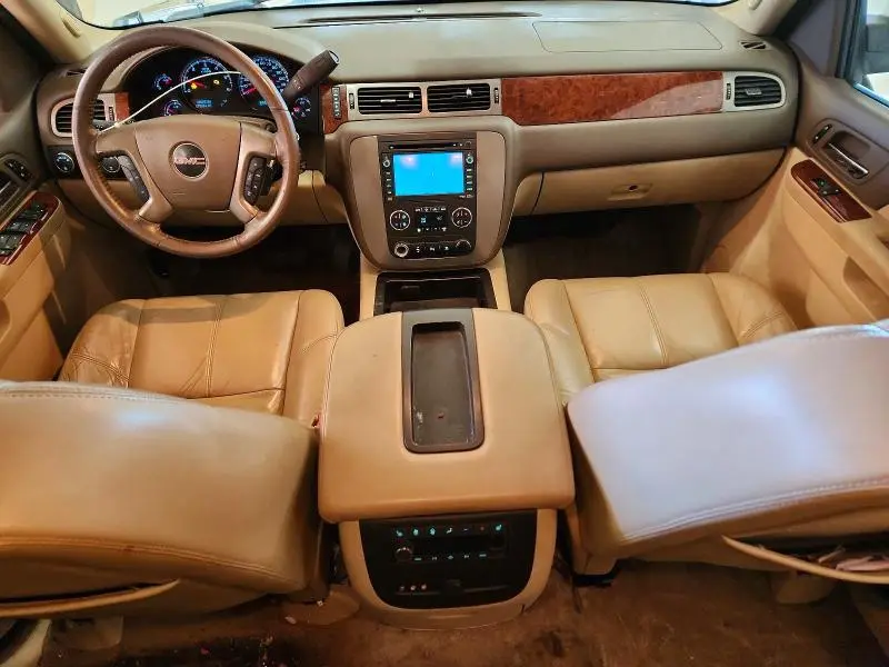 2011 GMC YUKON XL K1500 SLT  