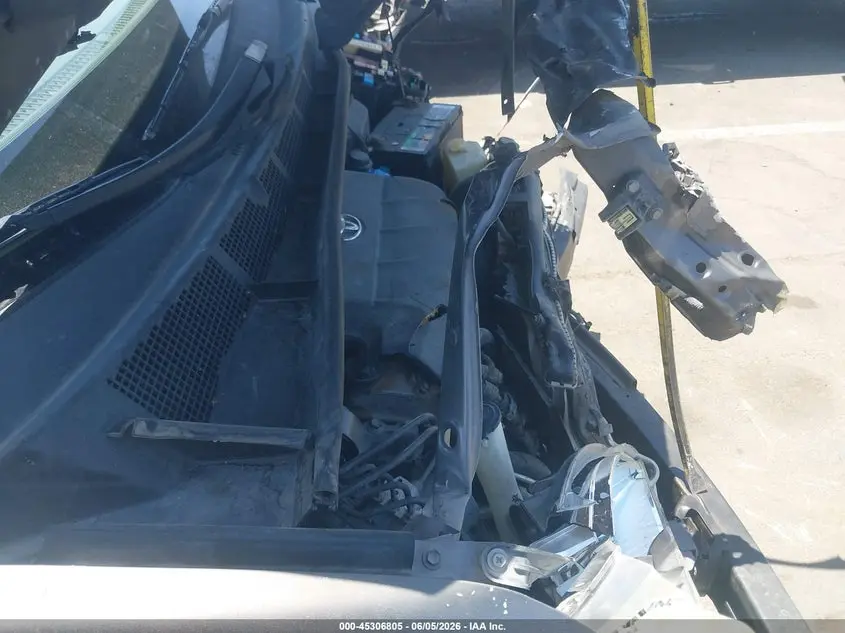 2013 TOYOTA SIENNA XLE V6 8 PASSENGER