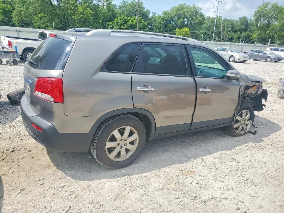 2013 KIA SORENTO LX  