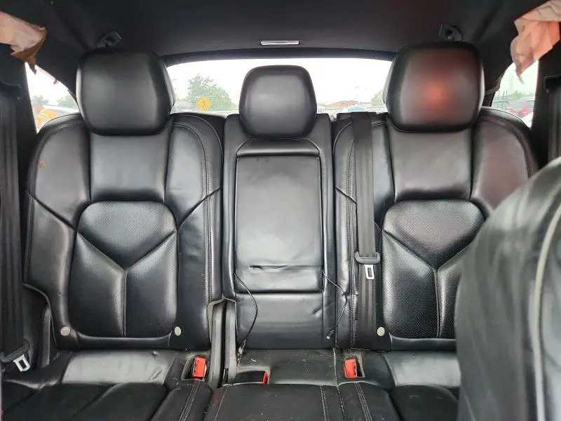 2016 PORSCHE CAYENNE   