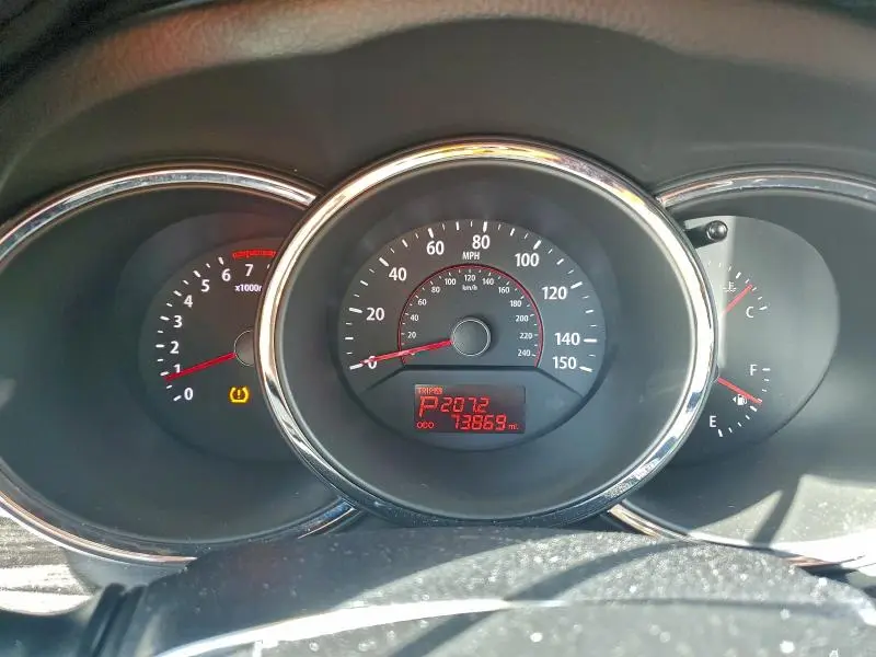 2011 KIA SORENTO BASE  