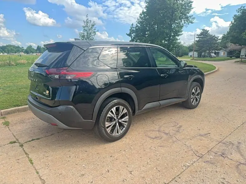 2021 NISSAN ROGUE SV  