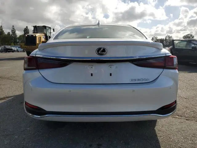 2025 LEXUS ES 300H BASE  
