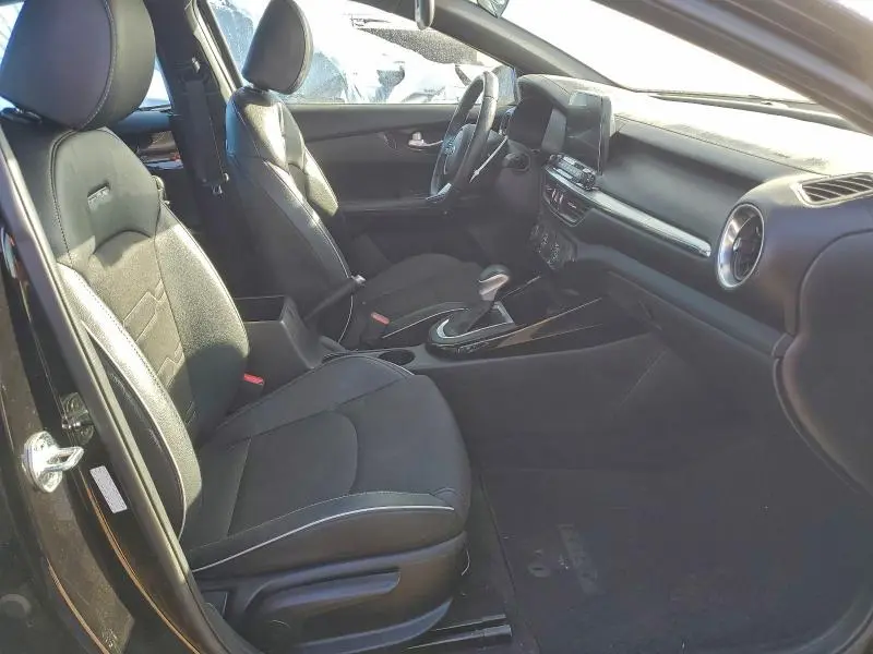 2021 KIA FORTE GT LINE  