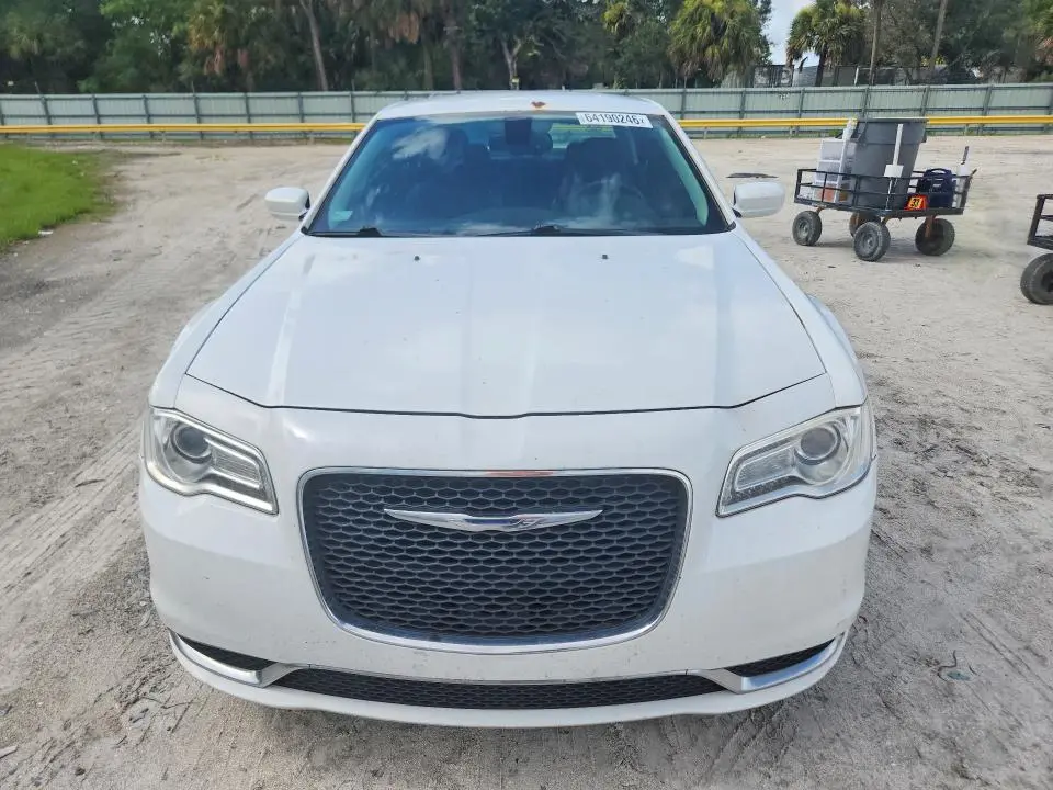 2016 CHRYSLER 300 LIMITED  