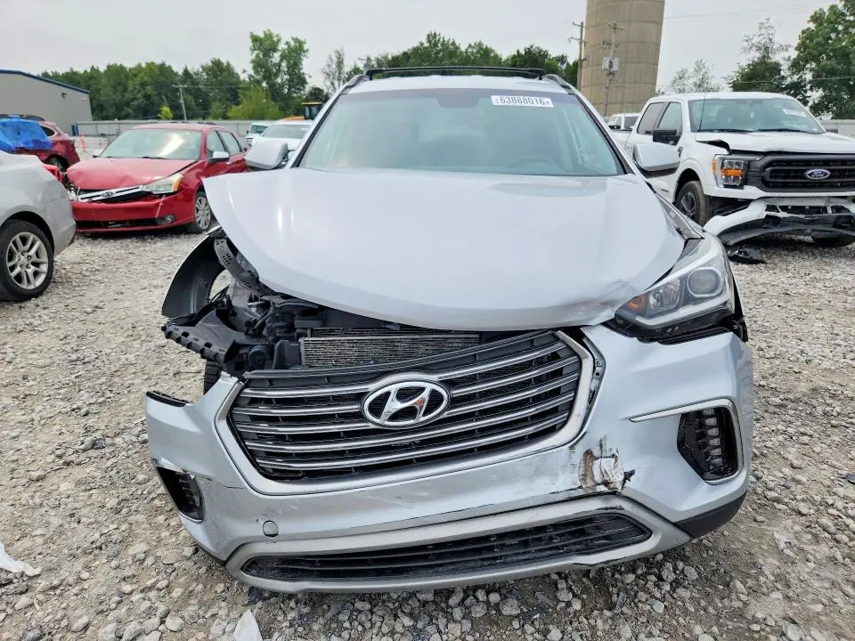 2017 HYUNDAI SANTA FE SE  