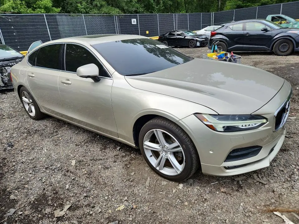 2018 VOLVO S90 T5 MOMENTUM  