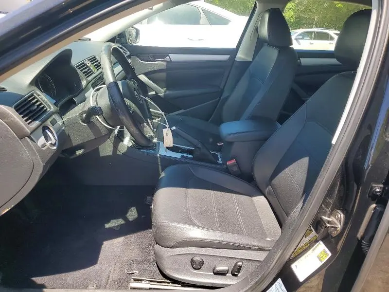 2013 VOLKSWAGEN PASSAT SE  