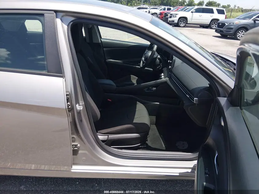 2023 HYUNDAI ELANTRA SE