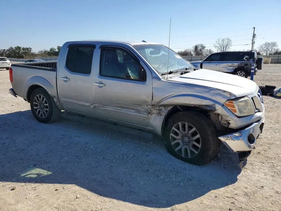 2013 NISSAN FRONTIER S  