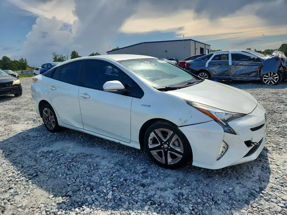 2016 TOYOTA PRIUS THREE TOURING  