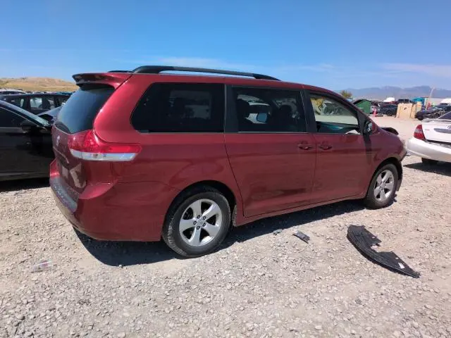 2011 TOYOTA SIENNA LE  