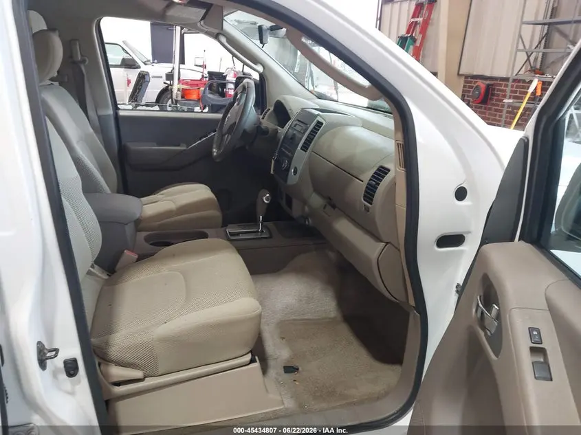 2010 NISSAN FRONTIER SE