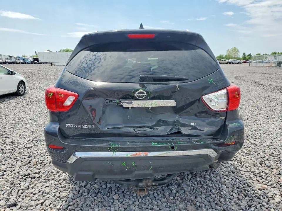 2019 NISSAN PATHFINDER SL  