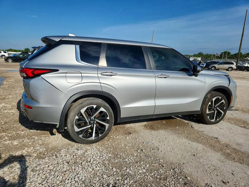 2022 MITSUBISHI OUTLANDER ES  
