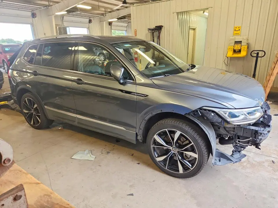 2022 VOLKSWAGEN TIGUAN SEL R-LINE  