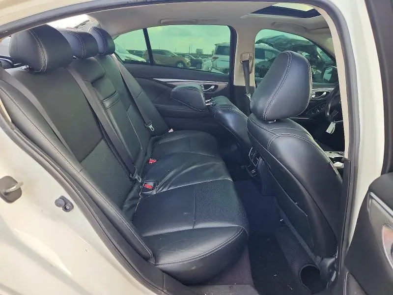 2015 INFINITI Q50 BASE  