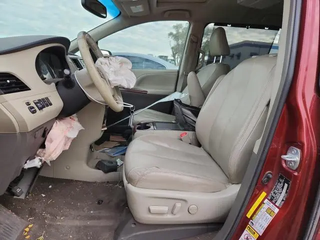 2013 TOYOTA SIENNA XLE