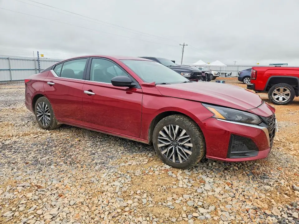 2025 NISSAN ALTIMA SV  