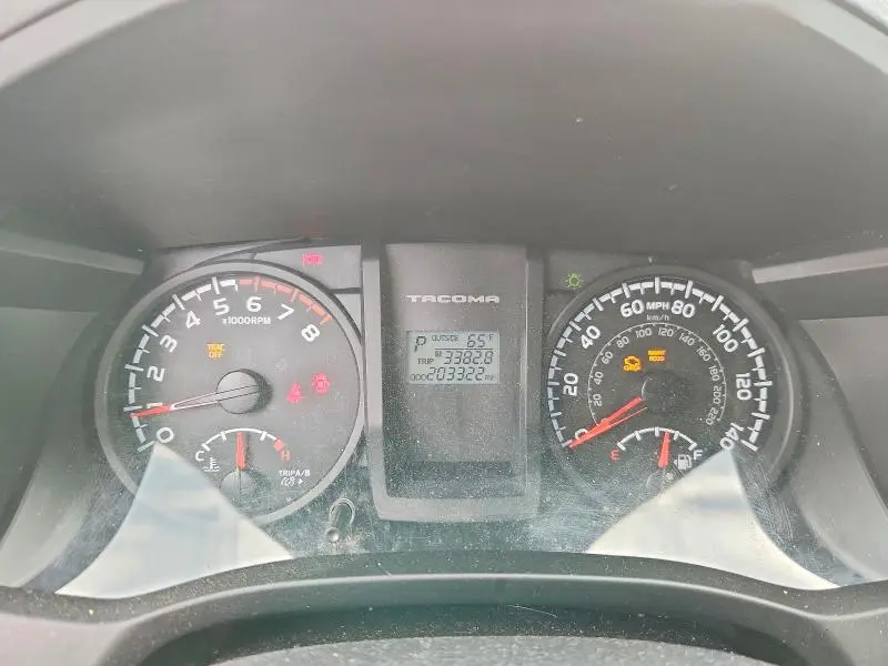2017 TOYOTA TACOMA SR  