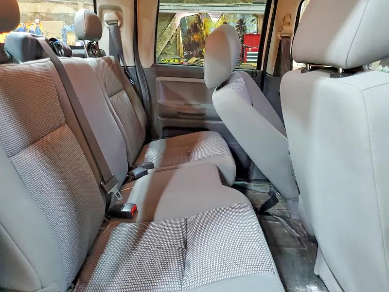 2011 DODGE DAKOTA SLT  