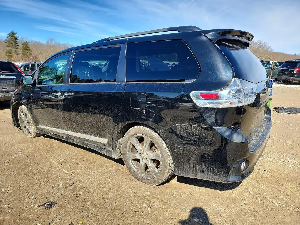 2017 TOYOTA SIENNA SE 8-PASSENGER  