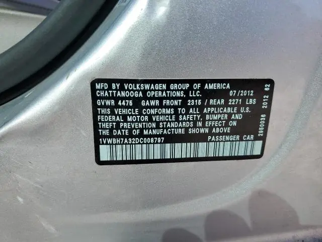 2013 VOLKSWAGEN PASSAT SE  