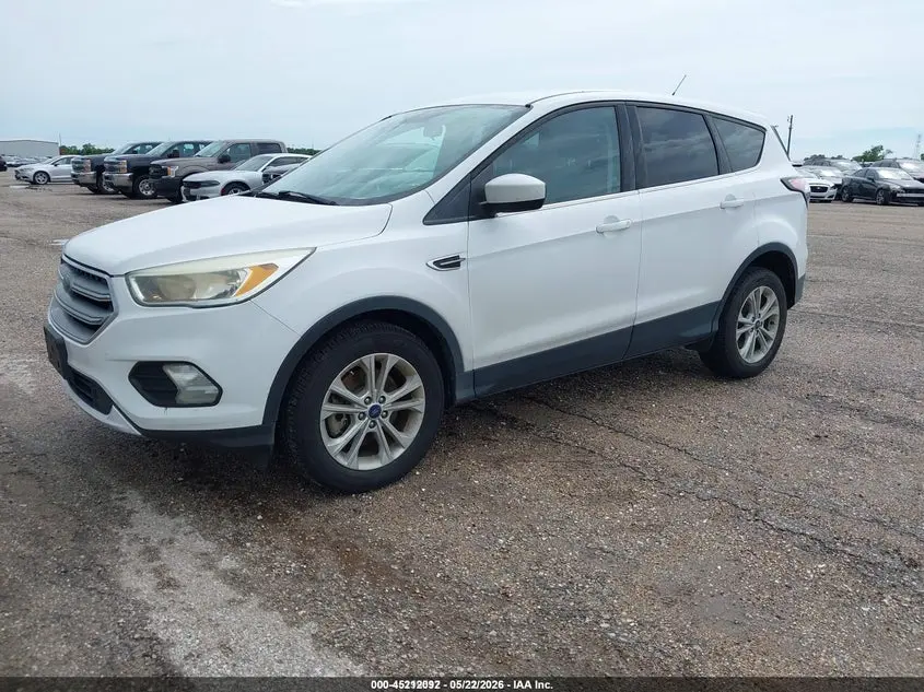2017 FORD ESCAPE SE
