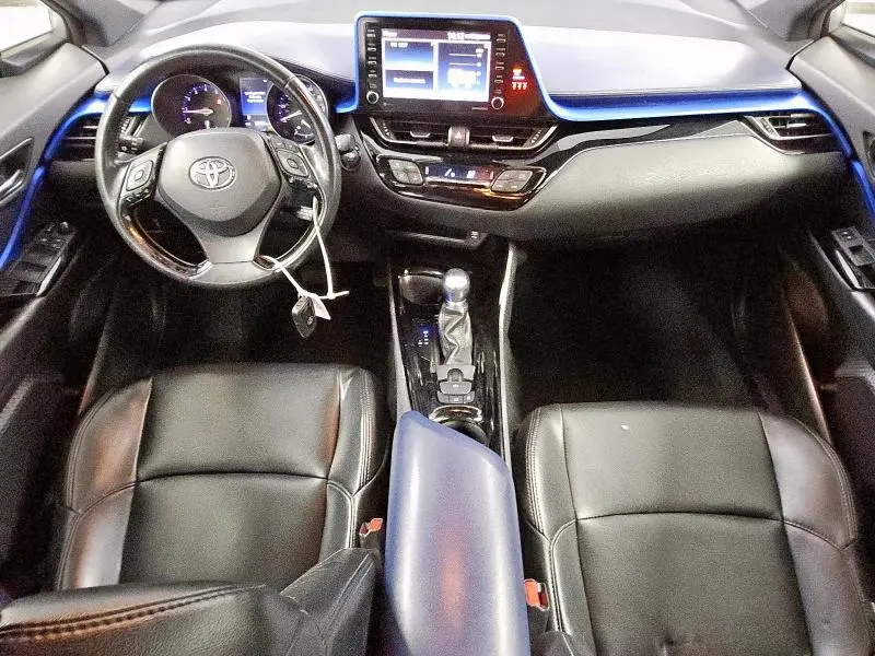 2020 TOYOTA C-HR XLE  