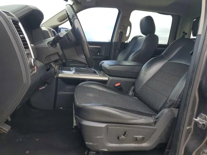 2013 RAM 1500 SLT  