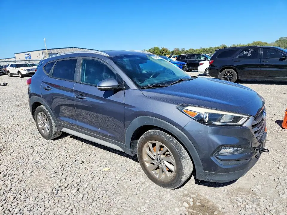 2017 HYUNDAI TUCSON SE PLUS  
