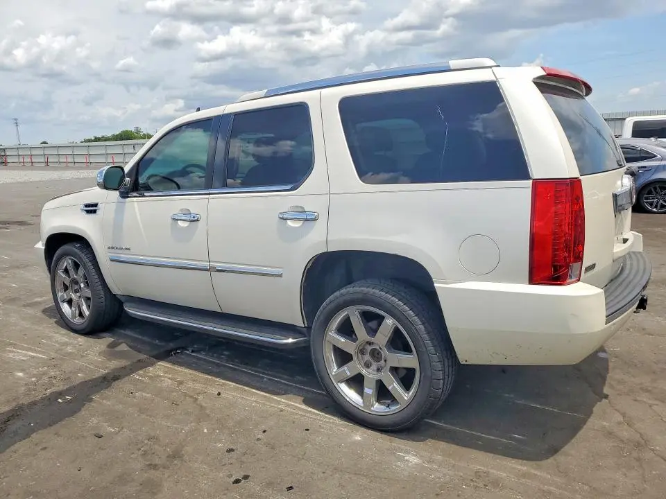 2010 CADILLAC ESCALADE LUXURY  