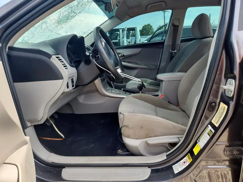 2013 TOYOTA COROLLA LE  