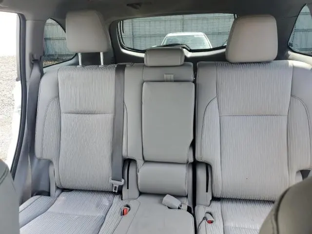 2018 TOYOTA HIGHLANDER LE  