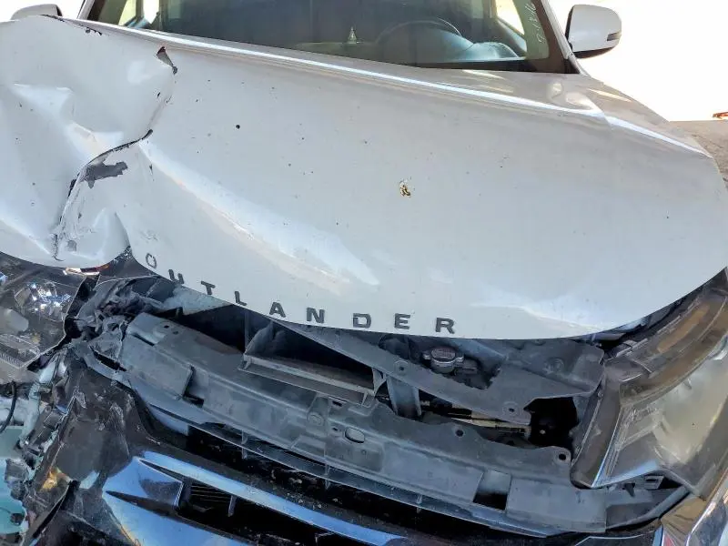 2016 MITSUBISHI OUTLANDER SE  