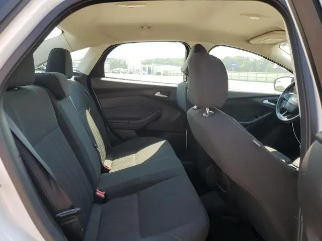 2017 FORD FOCUS SE  