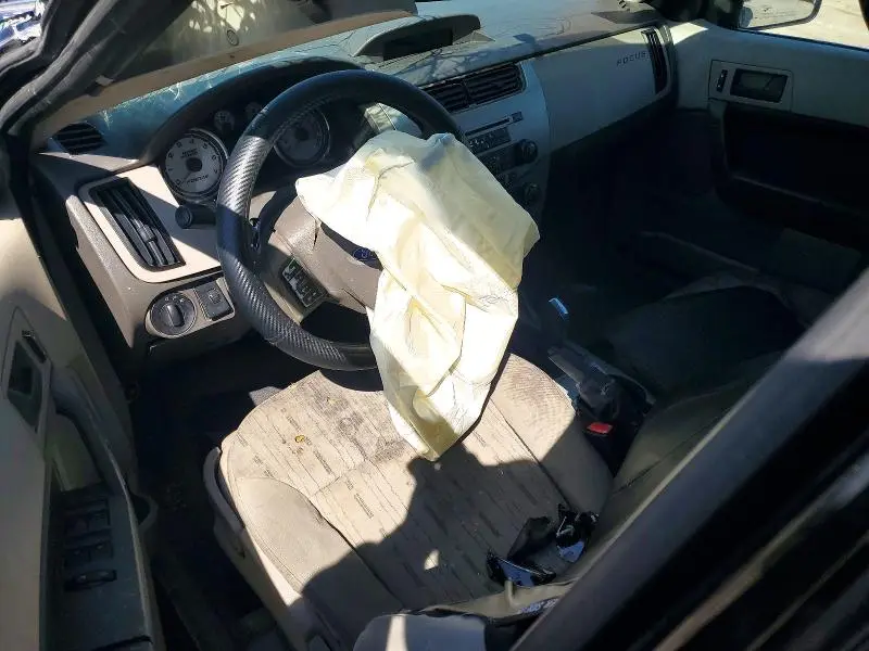 2011 FORD FOCUS SE  