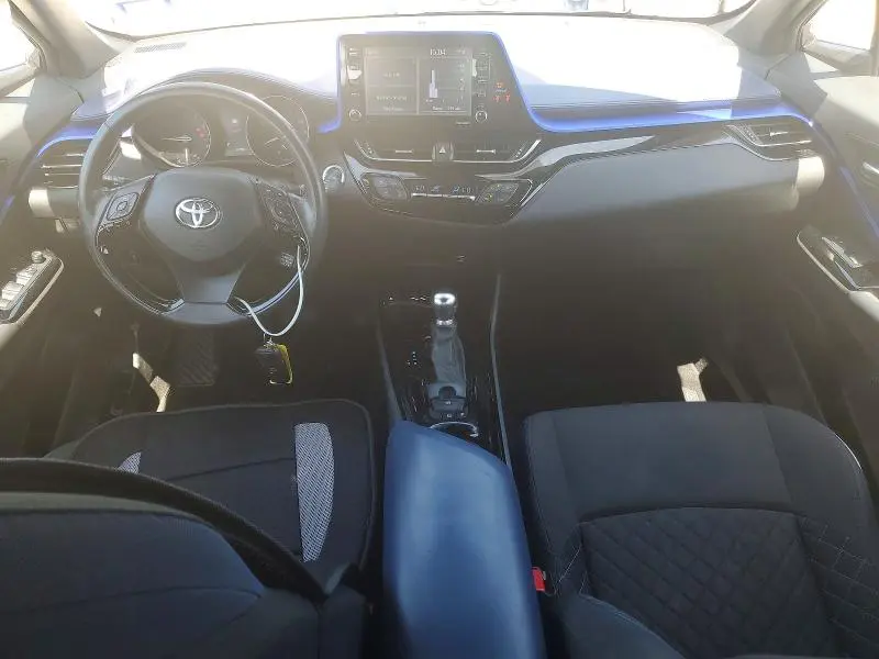 2021 TOYOTA C-HR XLE  