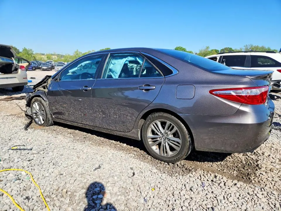 2016 TOYOTA CAMRY SE  