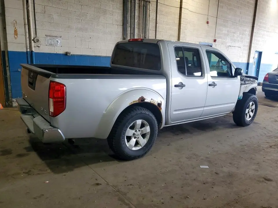 2013 NISSAN FRONTIER S  