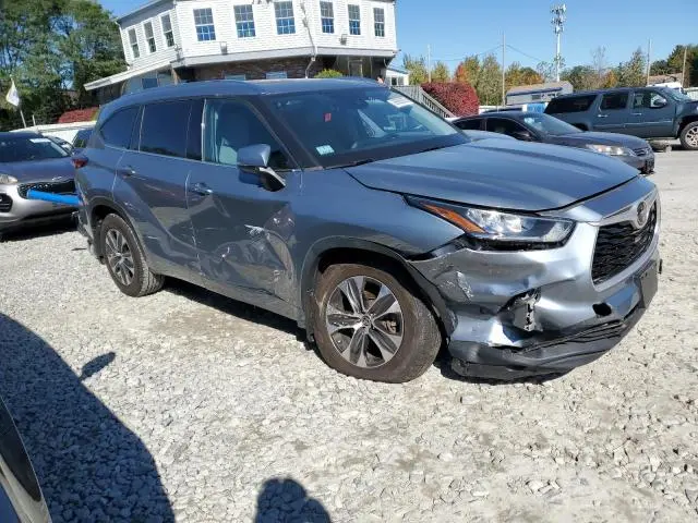2020 TOYOTA HIGHLANDER XLE  