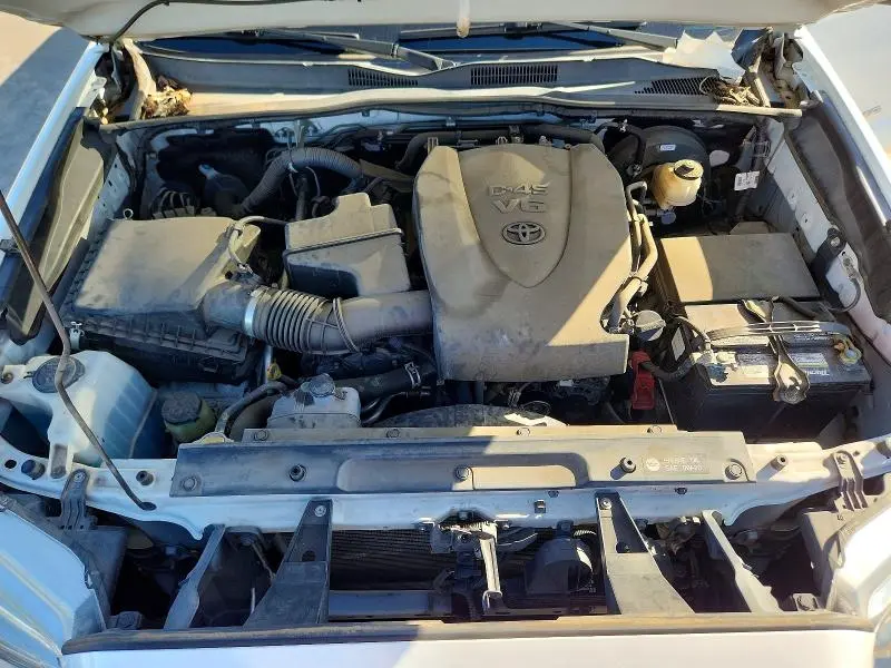 2017 TOYOTA TACOMA SR5 V6  